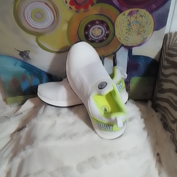 Body Glove Fioranoo slip-on sneaker - Picture 3 of 8